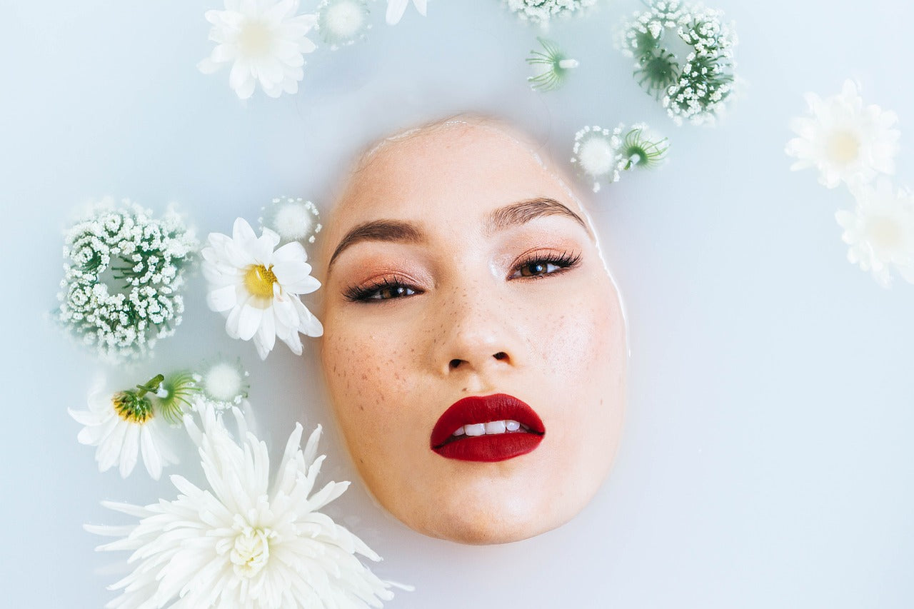 The Benefits of Natural Ingredients in Skincare and How to Spot Them