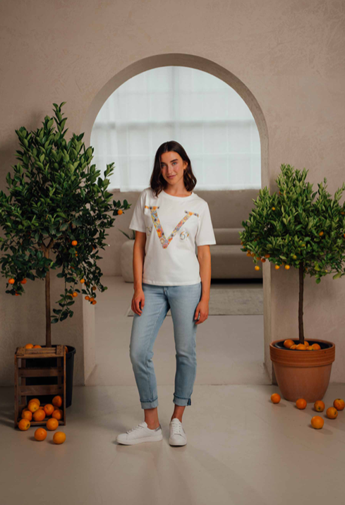 SHORT SLEEVE TSHIRT AND JEAN TROUSER